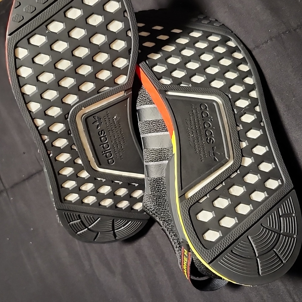 Adidas - Picture 6 of 9